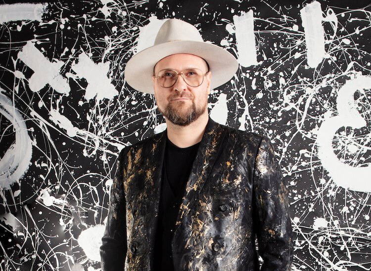 Pioneering digital artist of 15 years at the forefront of the web3 evolution, as well as a public speaker and consultant